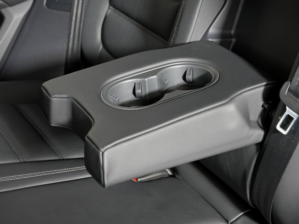 New 2026 Porsche Macan Turbo image 35