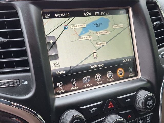 Used 2016 Jeep Grand Cherokee Overland AWD/4WD image 18