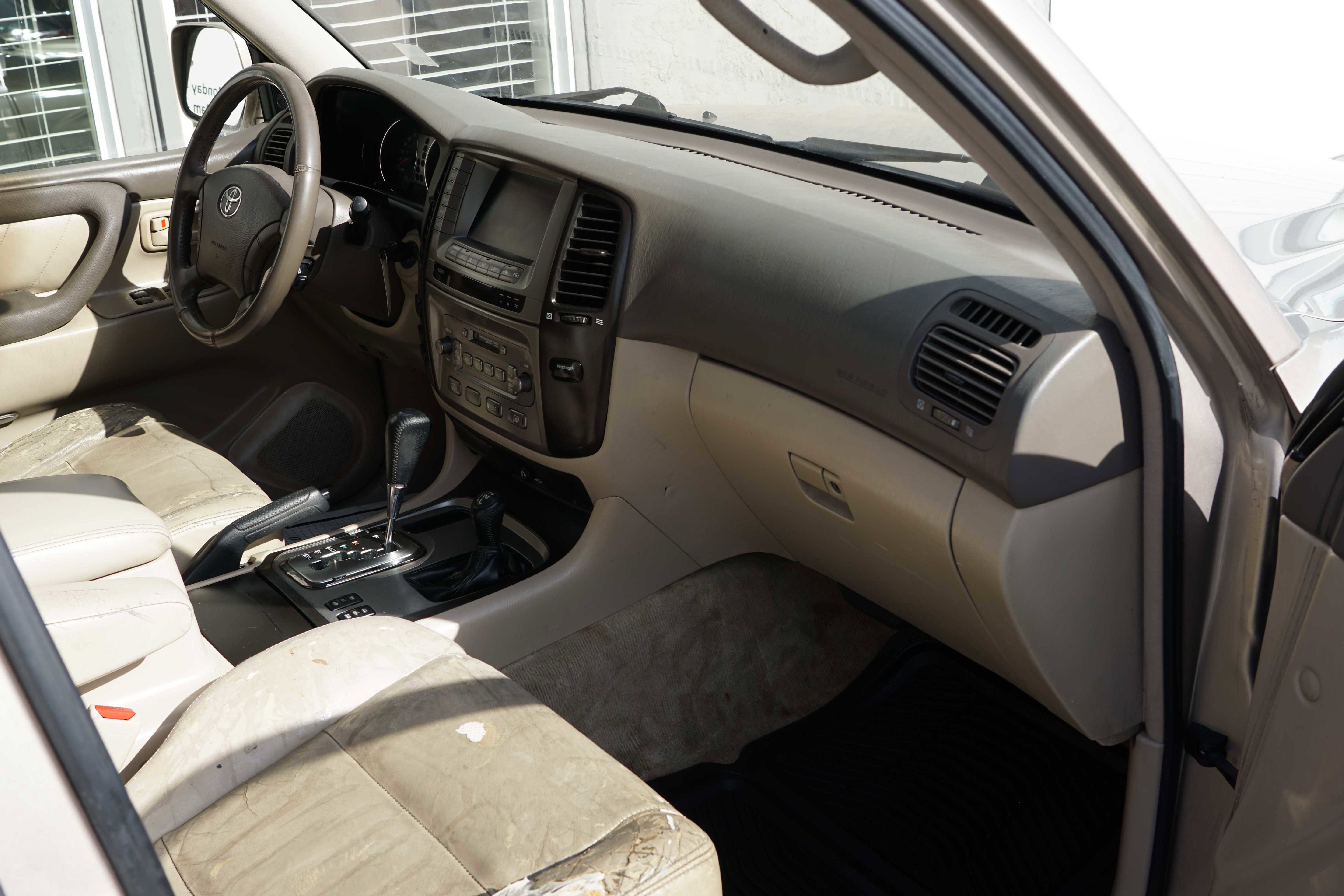 Used 2003 Toyota Land Cruiser image 34