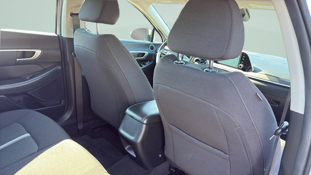 Used 2022 Hyundai Sonata SE w/ Preferred Accessory Package FWD image 25