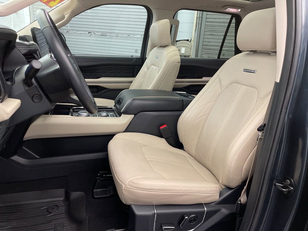 Used 2024 Ford Expedition Platinum image 21