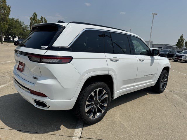 New 2025 Jeep Grand Cherokee Overland w/ Luxury Tech Group IV image 7