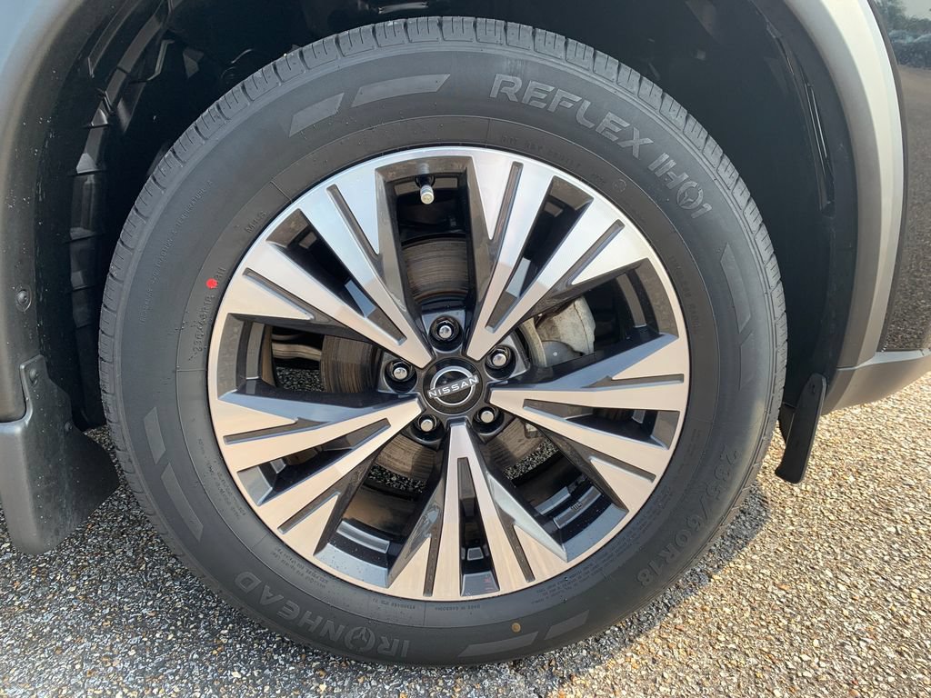 Used 2023 Nissan Rogue SV w/ SV Premium B Package FWD image 9