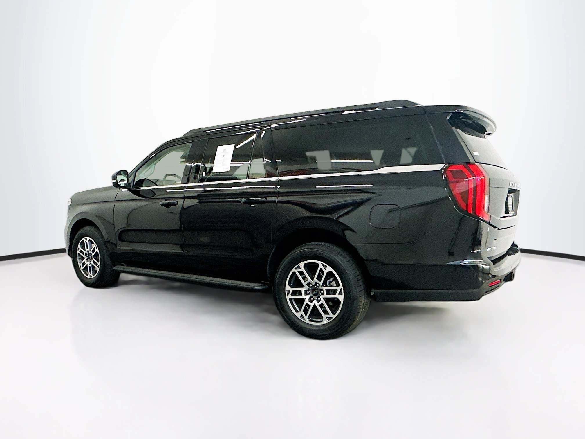 Used 2025 Ford Expedition Max Active image 5