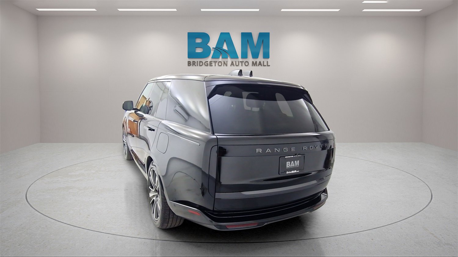 Used 2025 Land Rover Range Rover SE image 12