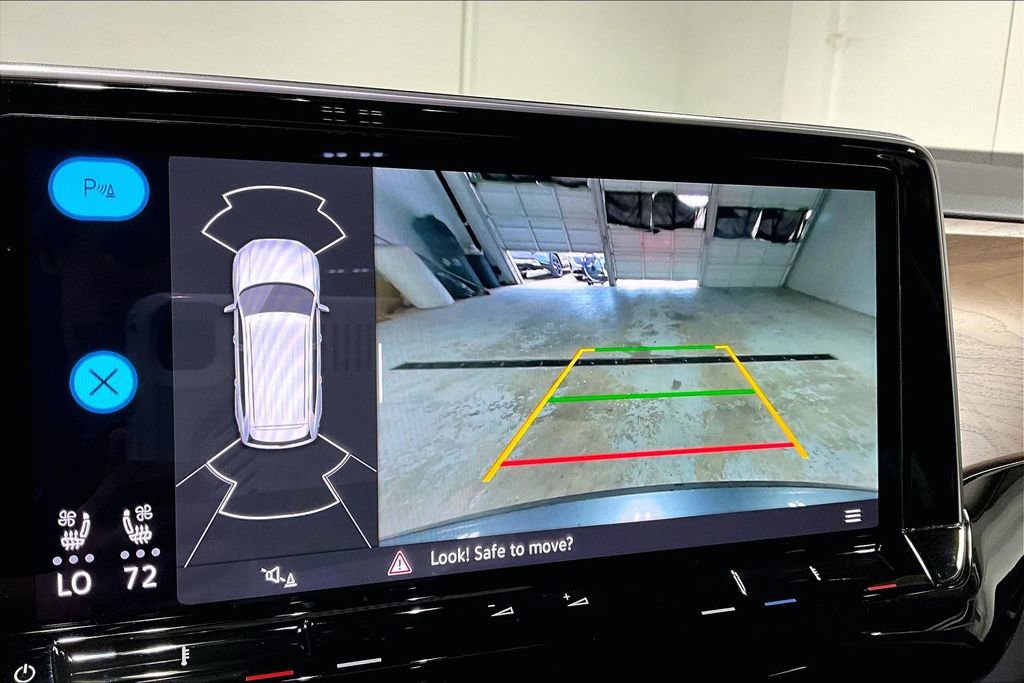 Used 2025 Volkswagen Atlas SE image 29