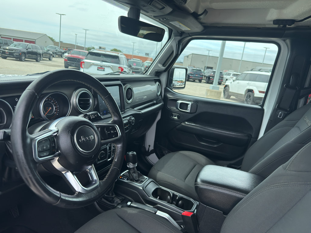 Used 2018 Jeep Wrangler Unlimited Sahara AWD/4WD image 24