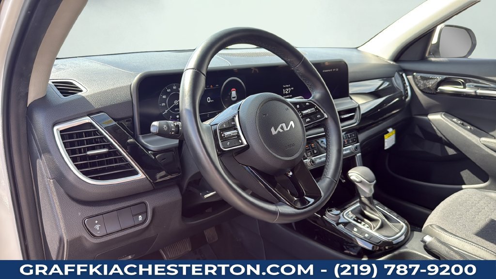 Used 2024 Kia Seltos X-Line AWD/4WD image 32