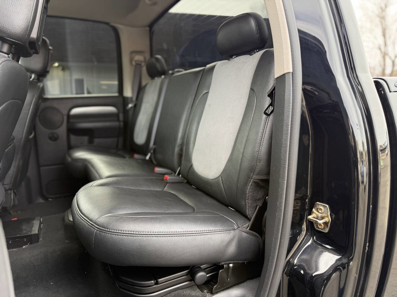 Used 2005 Dodge Ram 3500 Truck SLT image 17