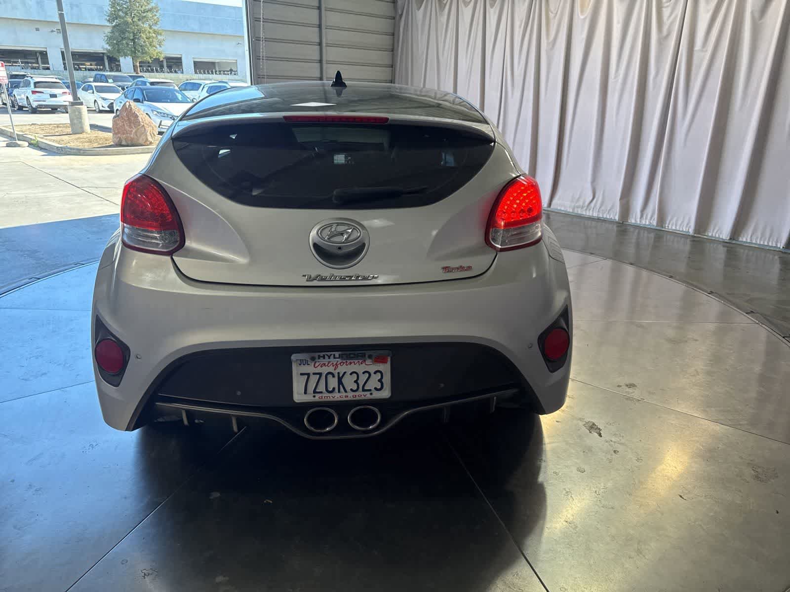 Used 2016 Hyundai Veloster Turbo w/ Option Group 04 FWD image 6