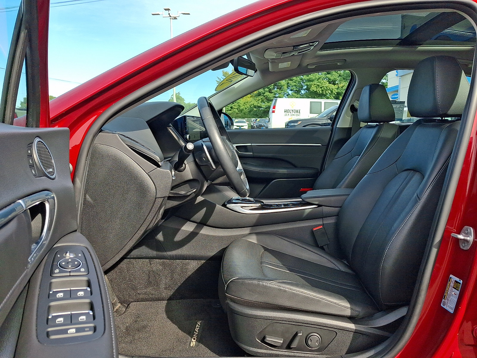 Used 2023 Hyundai Sonata Limited w/ Cargo Package FWD image 14