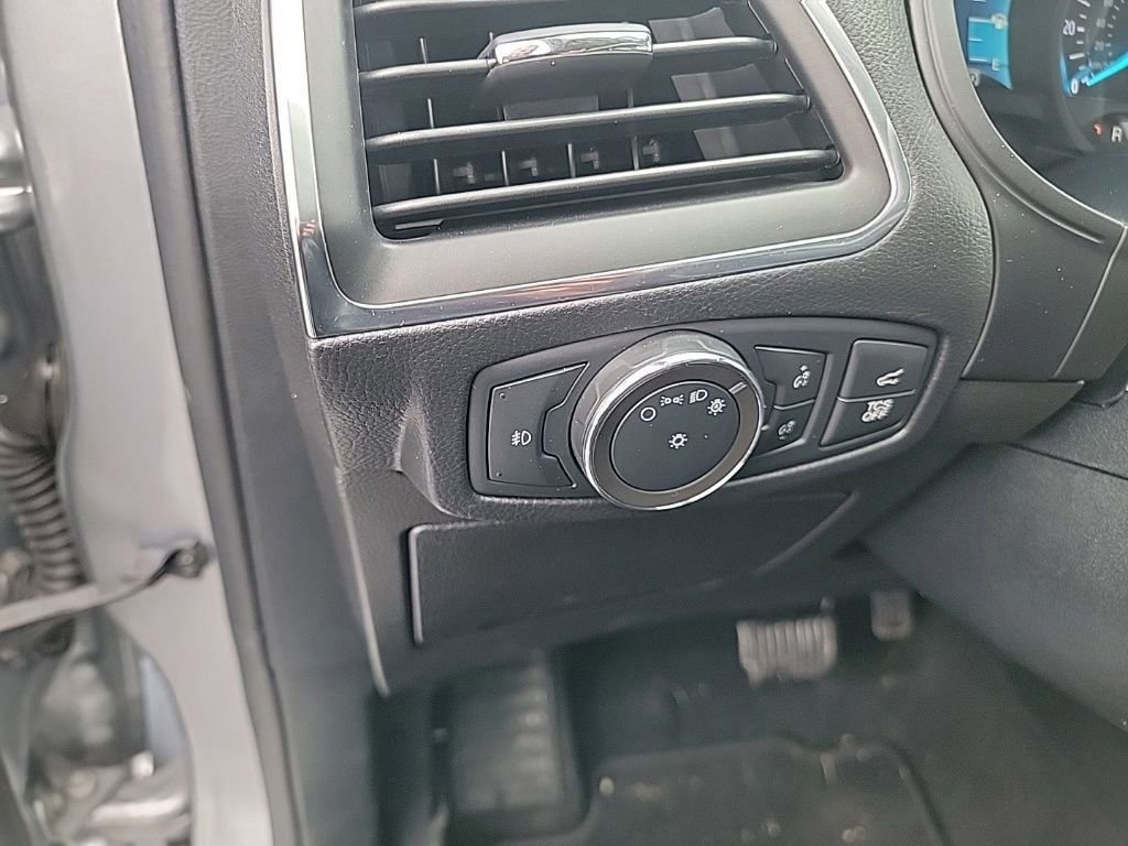 Used 2022 Ford Edge Titanium image 36