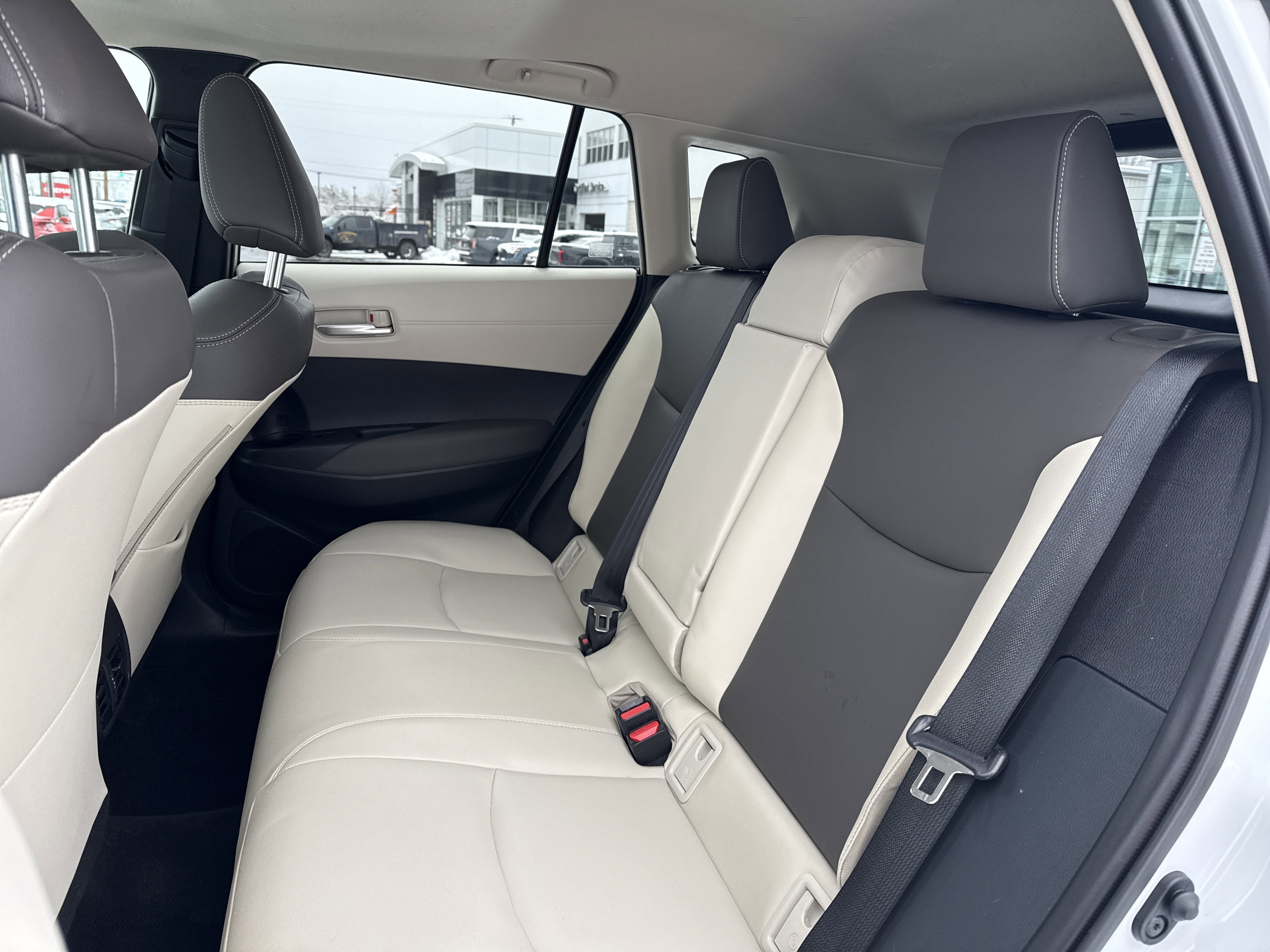 Used 2024 Toyota Corolla Cross XLE w/ Convenience Package image 20