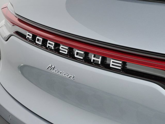 Certified 2026 Porsche Macan AWD/4WD image 36