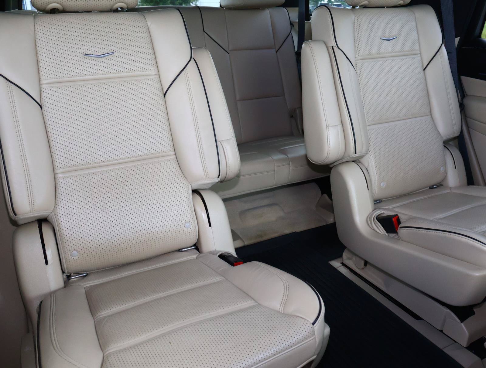 Used 2021 Cadillac Escalade Premium Luxury RWD image 27