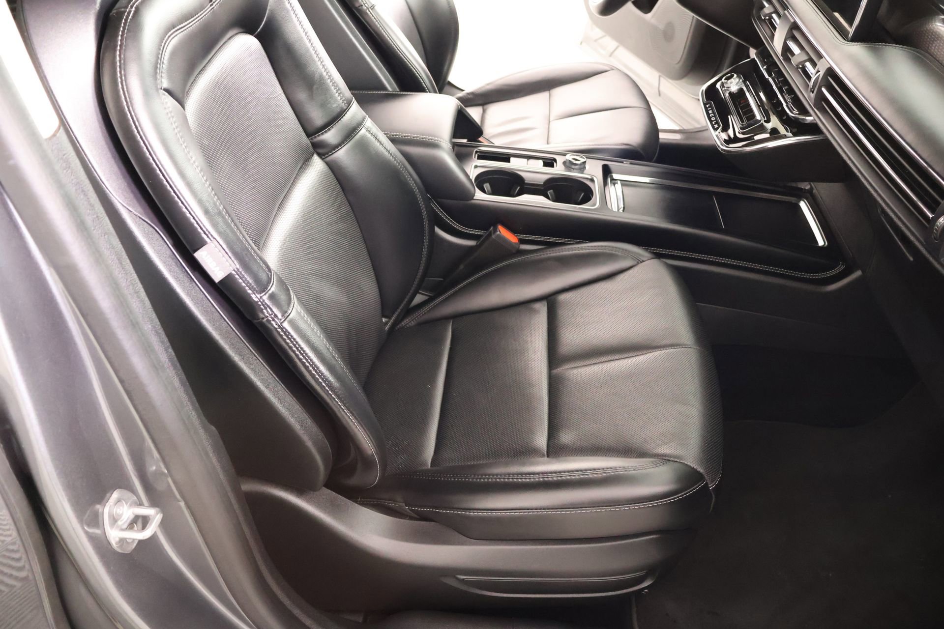 Used 2023 Lincoln Corsair Reserve w/ Jet Appearance Package FWD image 14