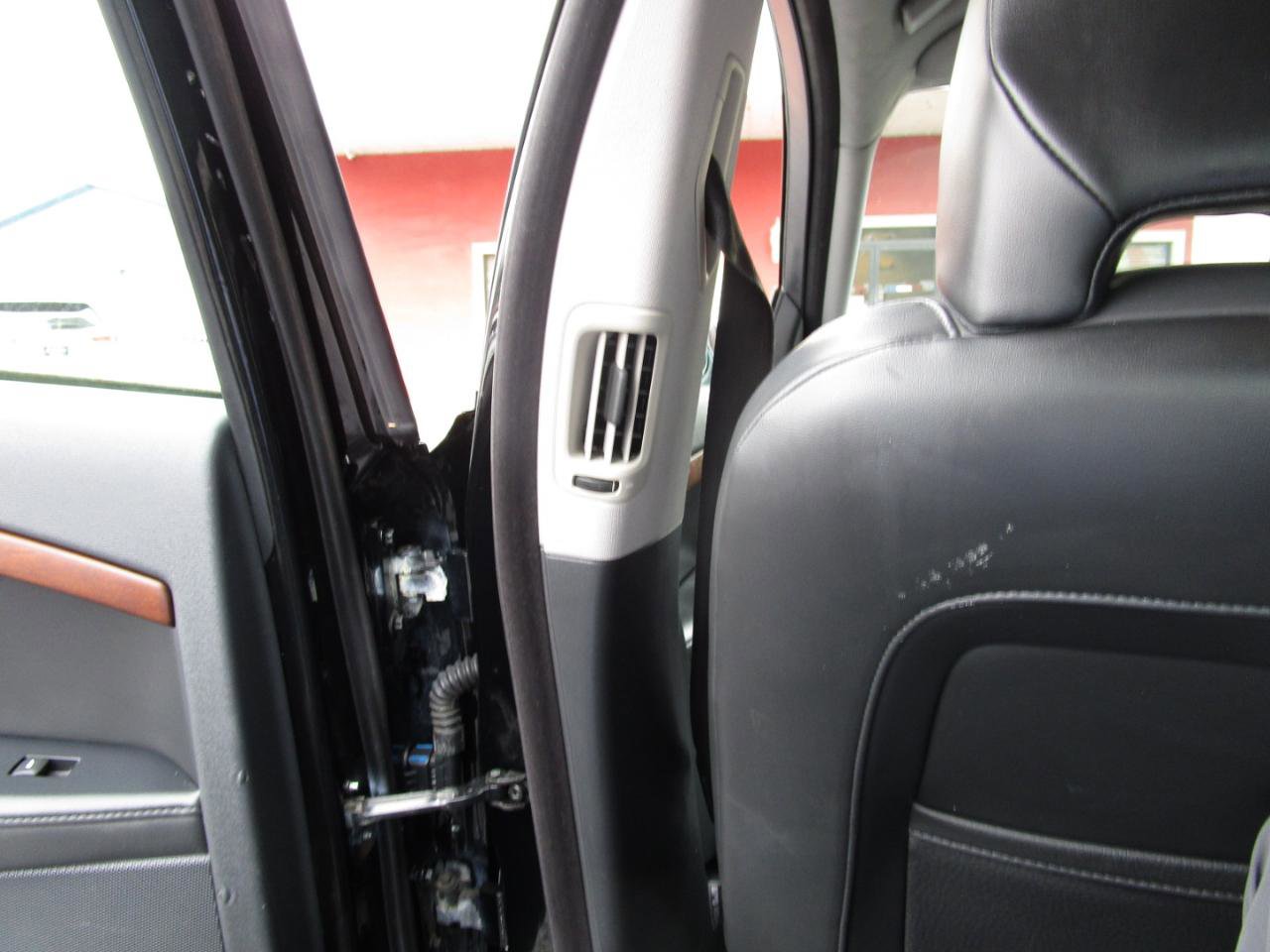 Used 2011 Volvo S80 3.2 w/ Climate Pkg image 16