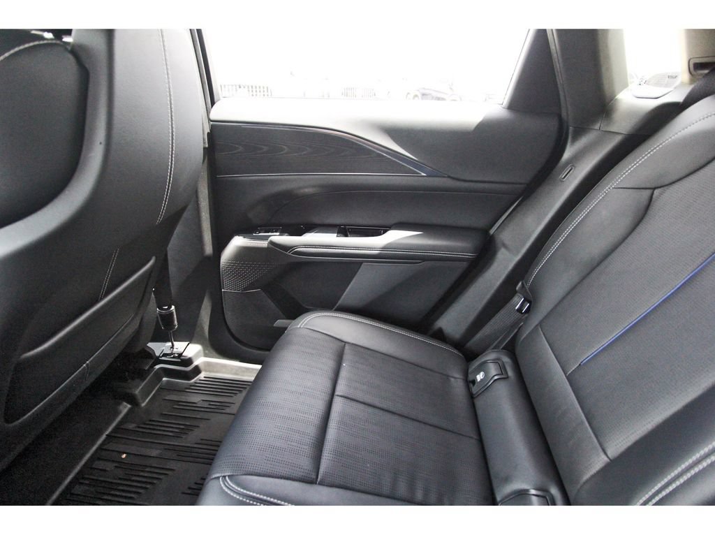 Used 2024 Cadillac Lyriq Luxury w/ LPO, Floor Liner Package AWD/4WD image 12
