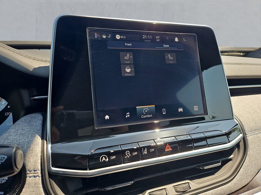 New 2025 Jeep Compass Latitude image 19