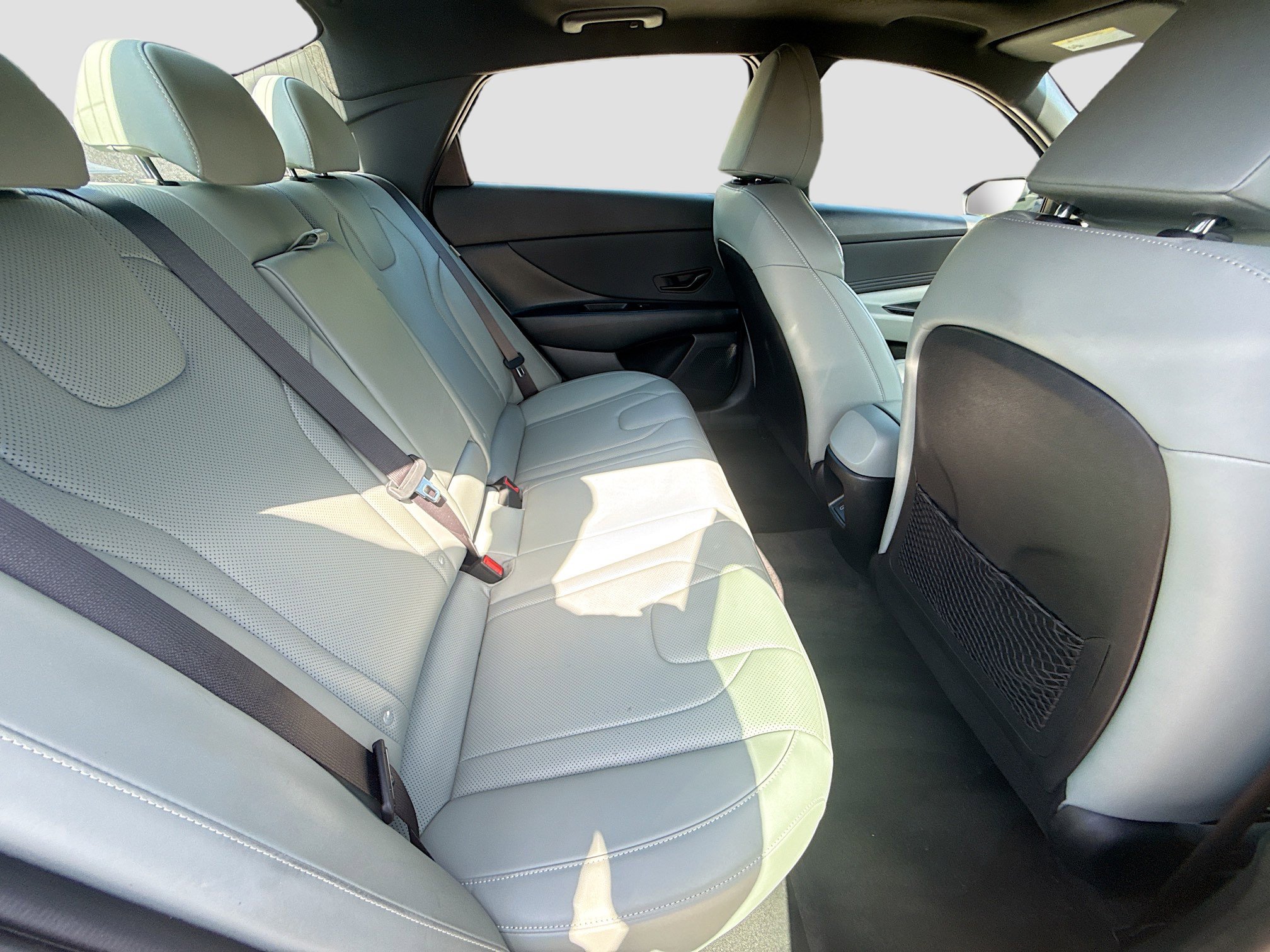 Used 2025 Hyundai Elantra Limited image 28