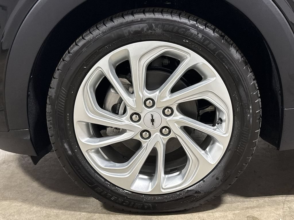 New 2027 Chevrolet Bolt LT w/ Comfort Package FWD image 27