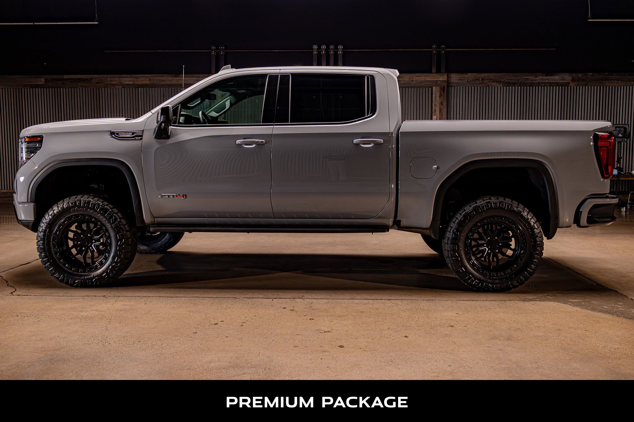 Used 2025 GMC Sierra 1500 AT4 w/ AT4 Premium Package AWD/4WD image 5