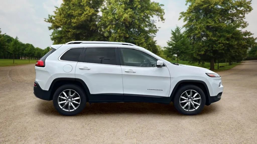 Used 2018 Jeep Cherokee Limited AWD/4WD image 9