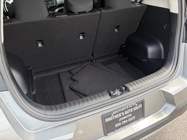 Used 2025 Kia Soul LX w/ LX Technology Package FWD image 27