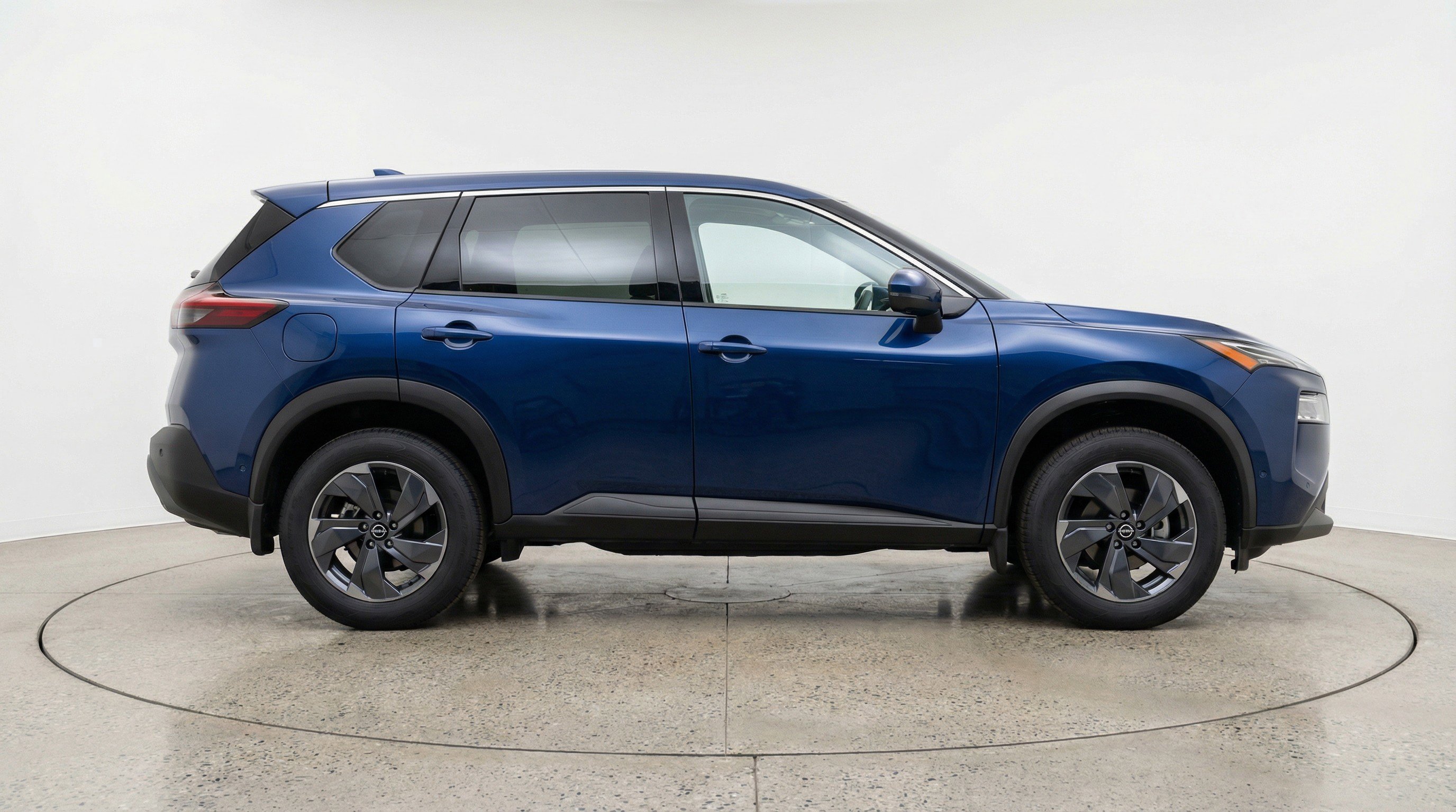 Used 2025 Nissan Rogue SV FWD image 11