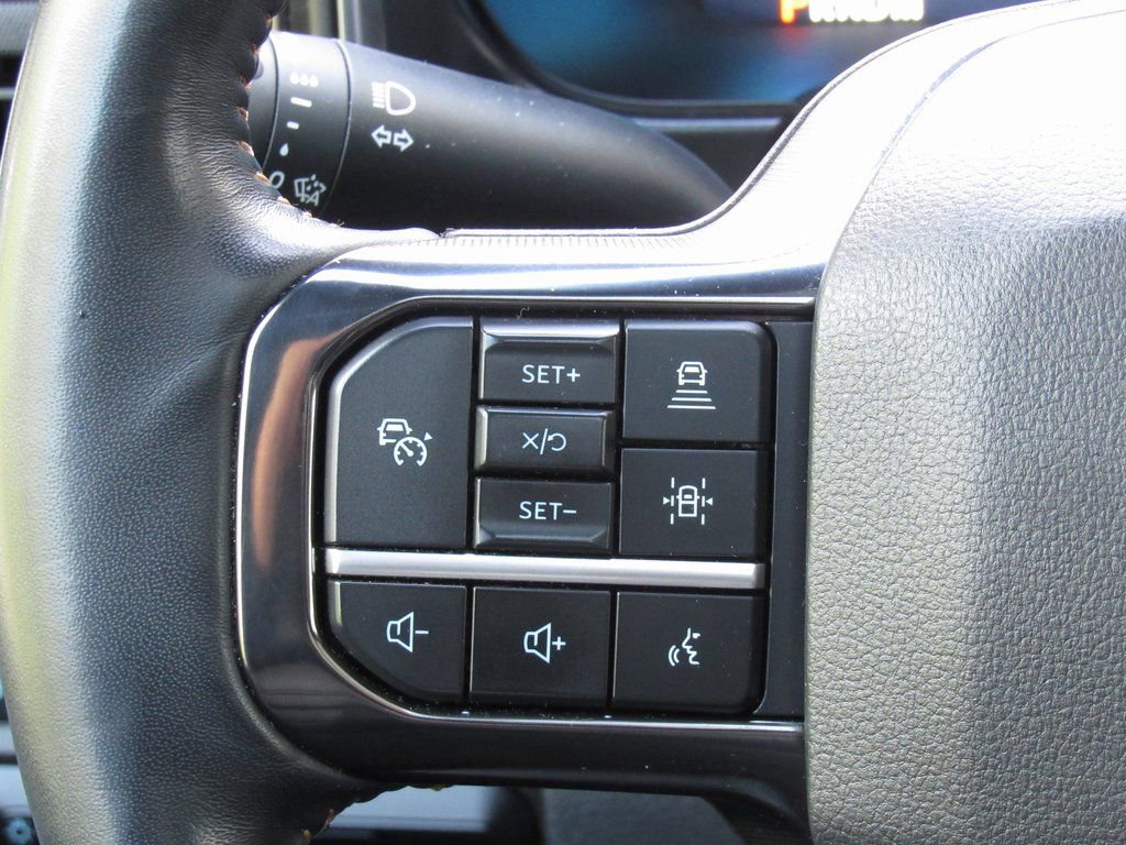 Used 2023 Ford F450 Platinum w/ FX4 Off-Road Package image 28