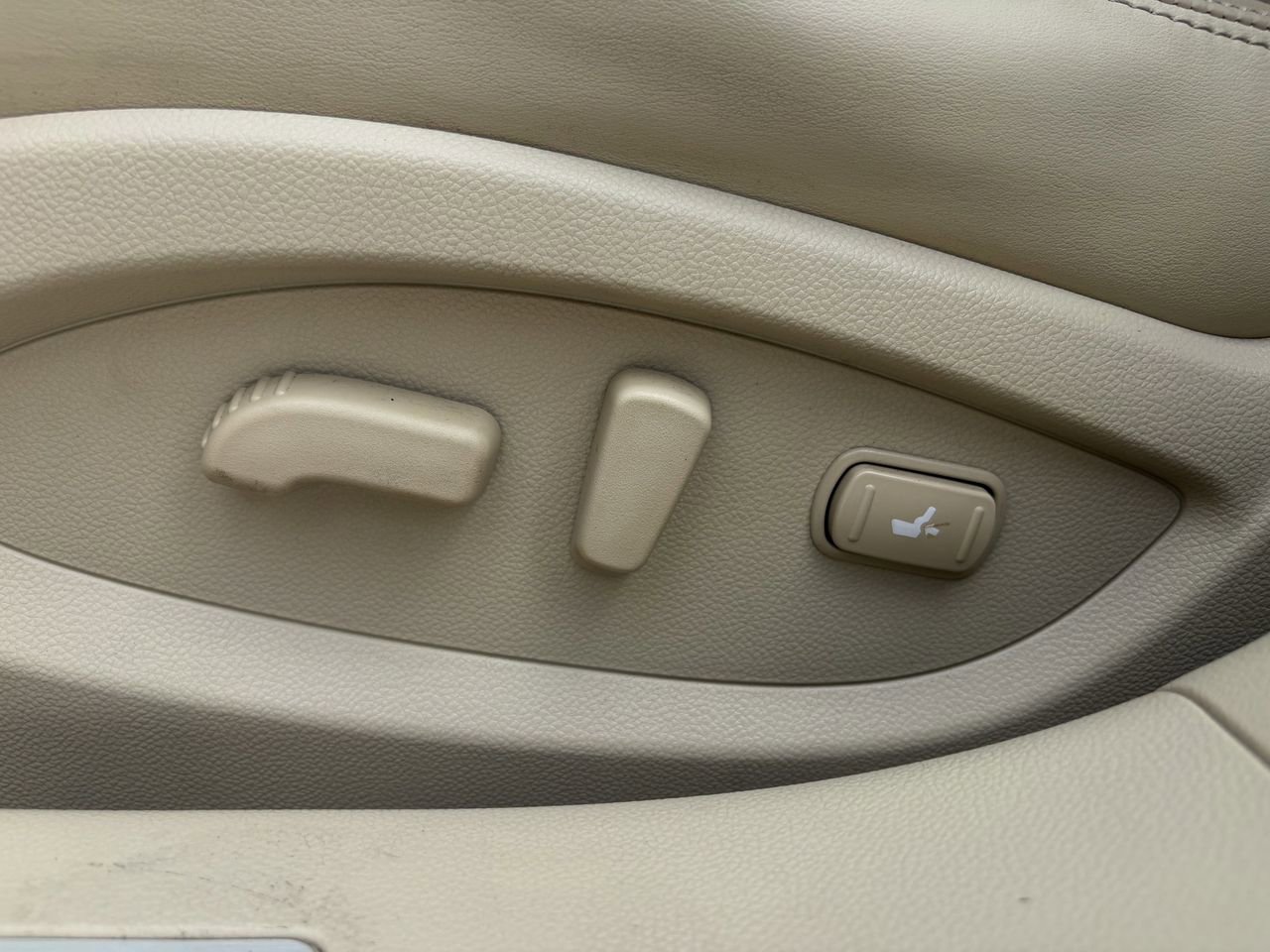 Used 2013 INFINITI FX37 AWD w/ Premium Pkg image 26