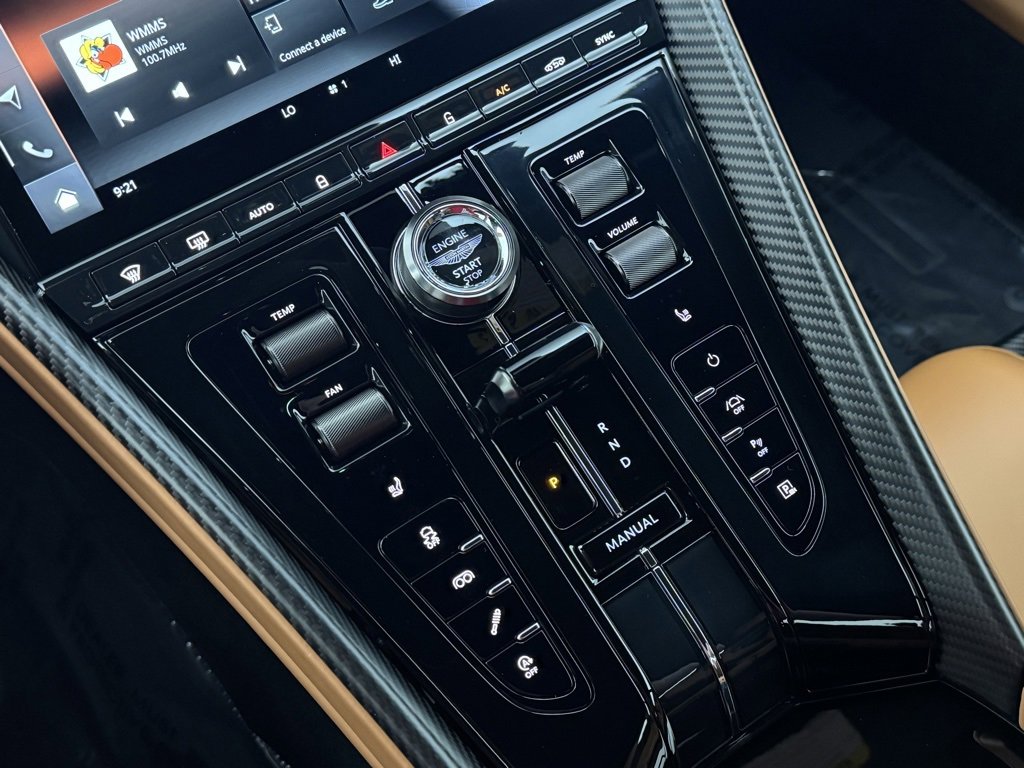 Used 2025 Aston Martin DB12 Coupe image 25