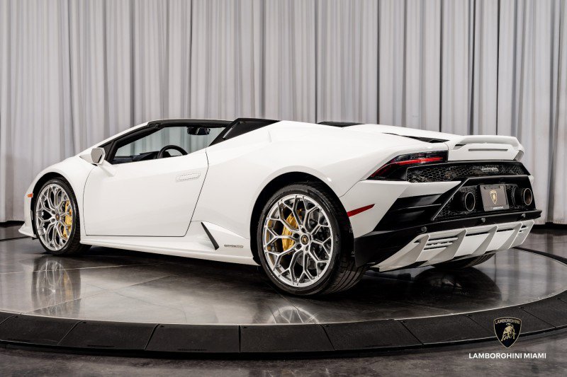 Used 2024 Lamborghini Huracan EVO image 16