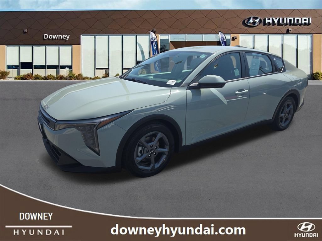Used 2025 Kia K4 FWD image 1