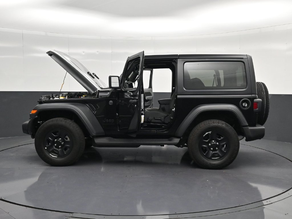 Used 2026 Jeep Wrangler Sport AWD/4WD image 28