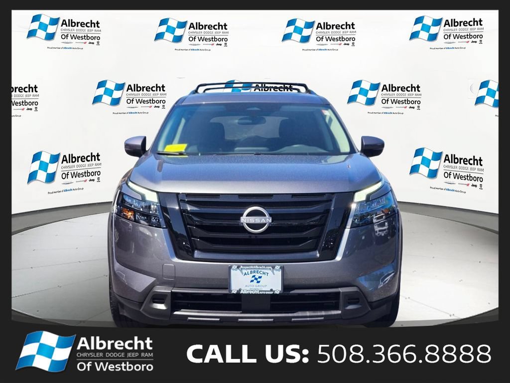 Used 2024 Nissan Pathfinder SV w/ SV Premium Package AWD/4WD image 8