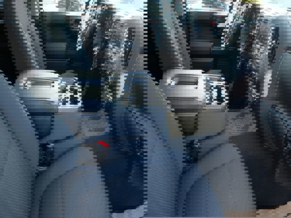 Used 2020 Chevrolet Silverado 1500 Custom w/ Custom Value Package image 26