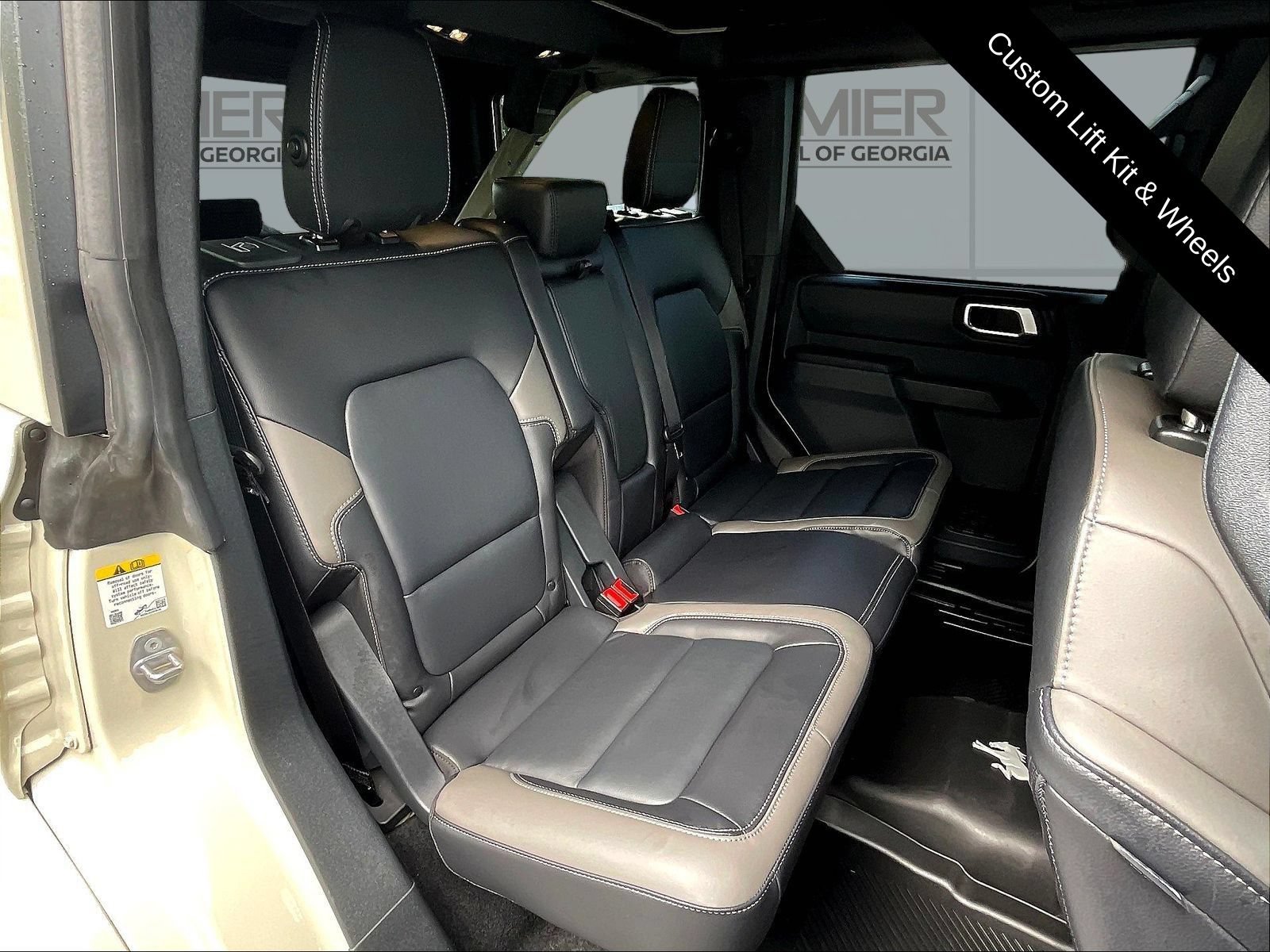Used 2025 Ford Bronco Outer Banks AWD/4WD image 27