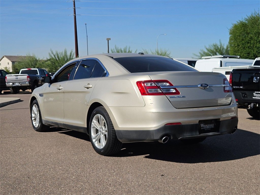 Used 2017 Ford Taurus SE image 6