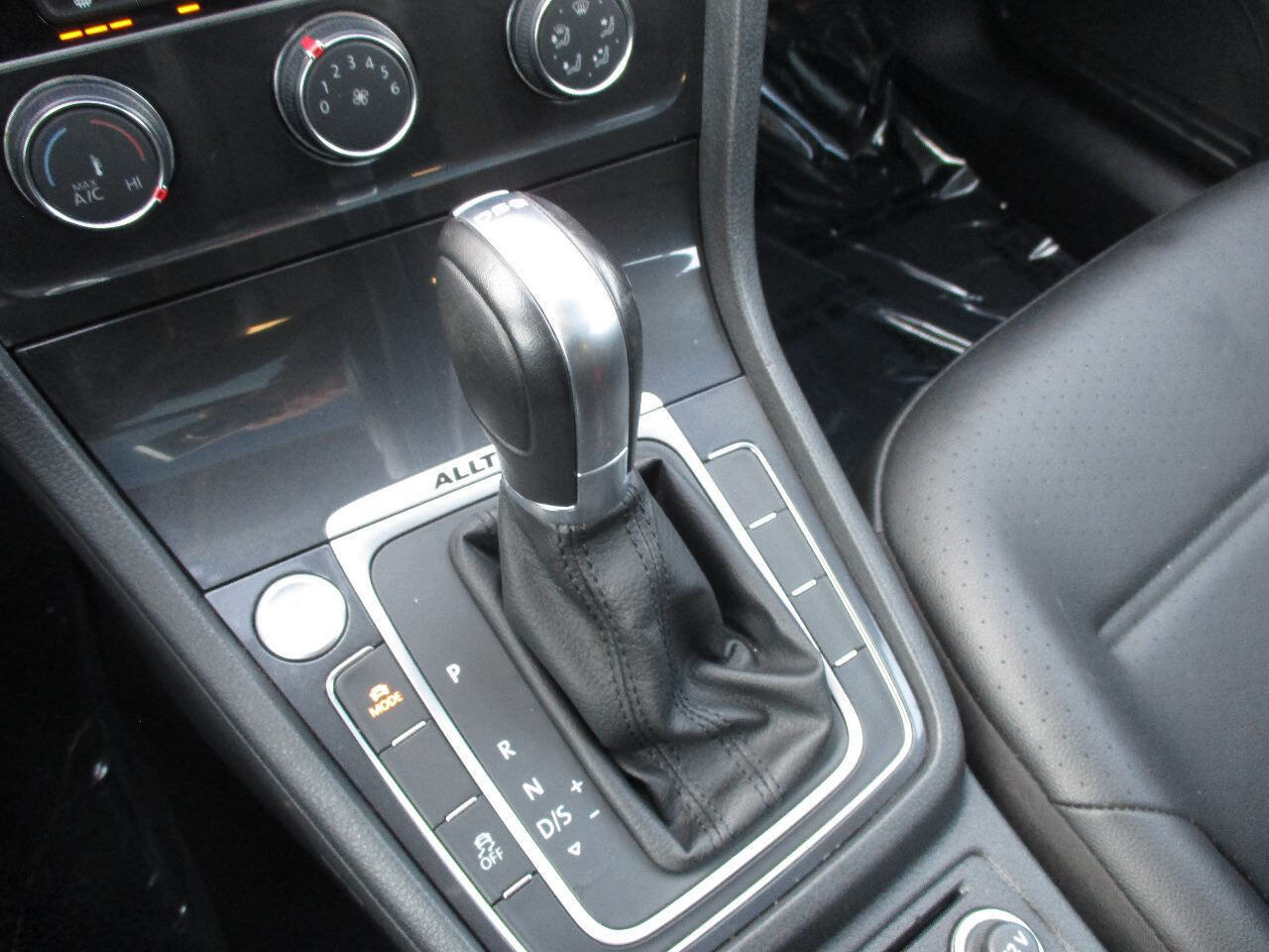 Used 2018 Volkswagen Golf Alltrack SE image 30