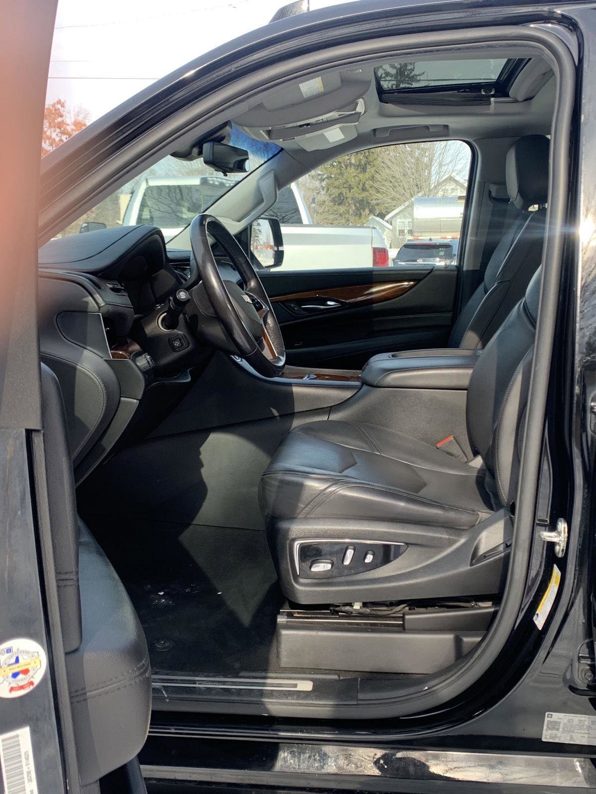 Used 2020 Cadillac Escalade ESV Luxury image 7