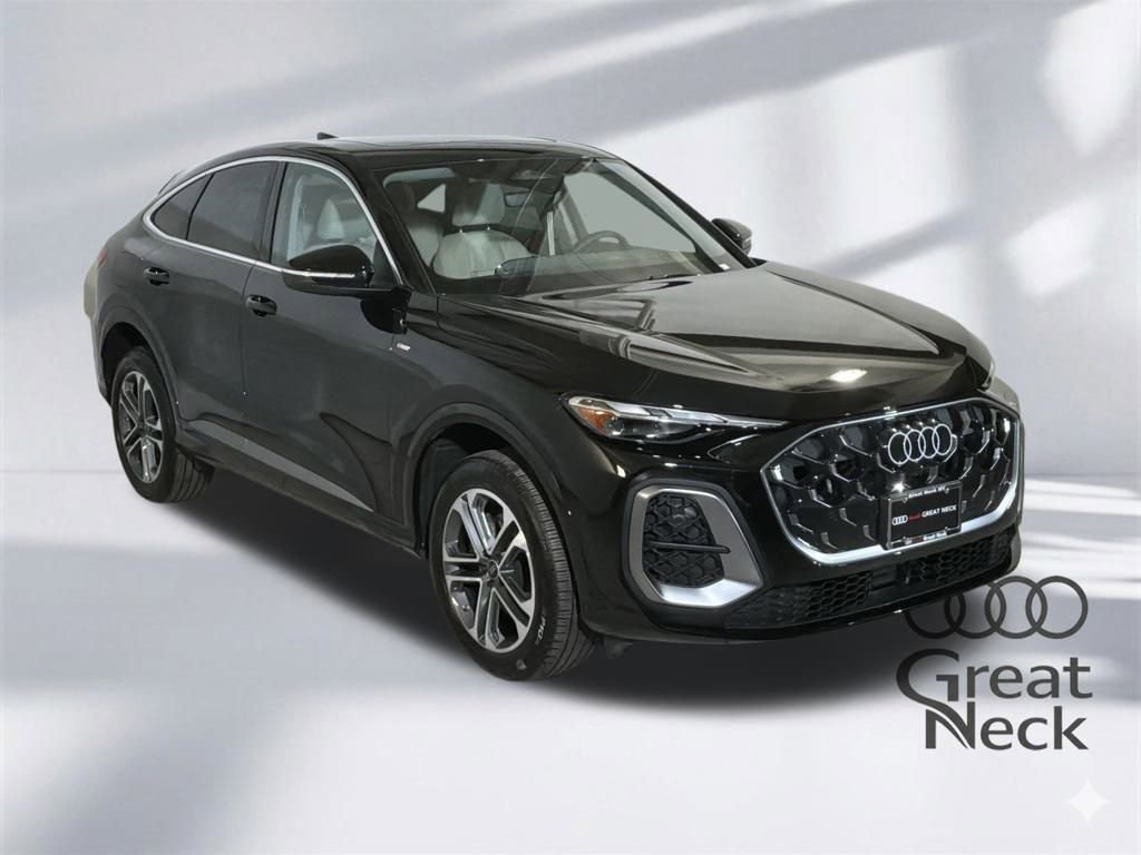 Certified 2025 Audi Q5 Premium w/ Convenience Package image 11