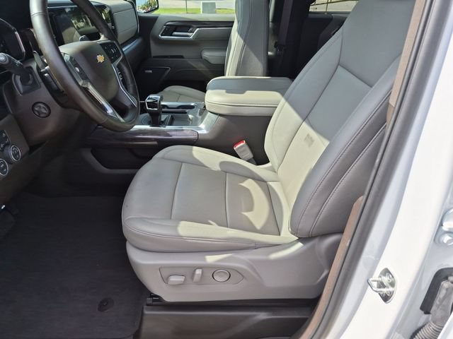 Used 2025 Chevrolet Silverado 1500 LTZ w/ LTZ Premium Package AWD/4WD image 15