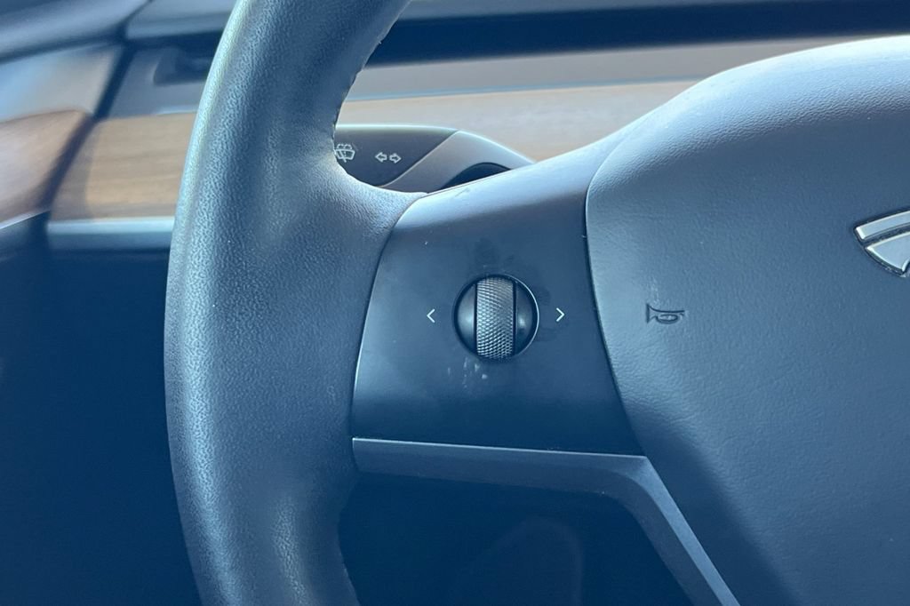 Used 2023 Tesla Model Y Performance AWD/4WD image 33