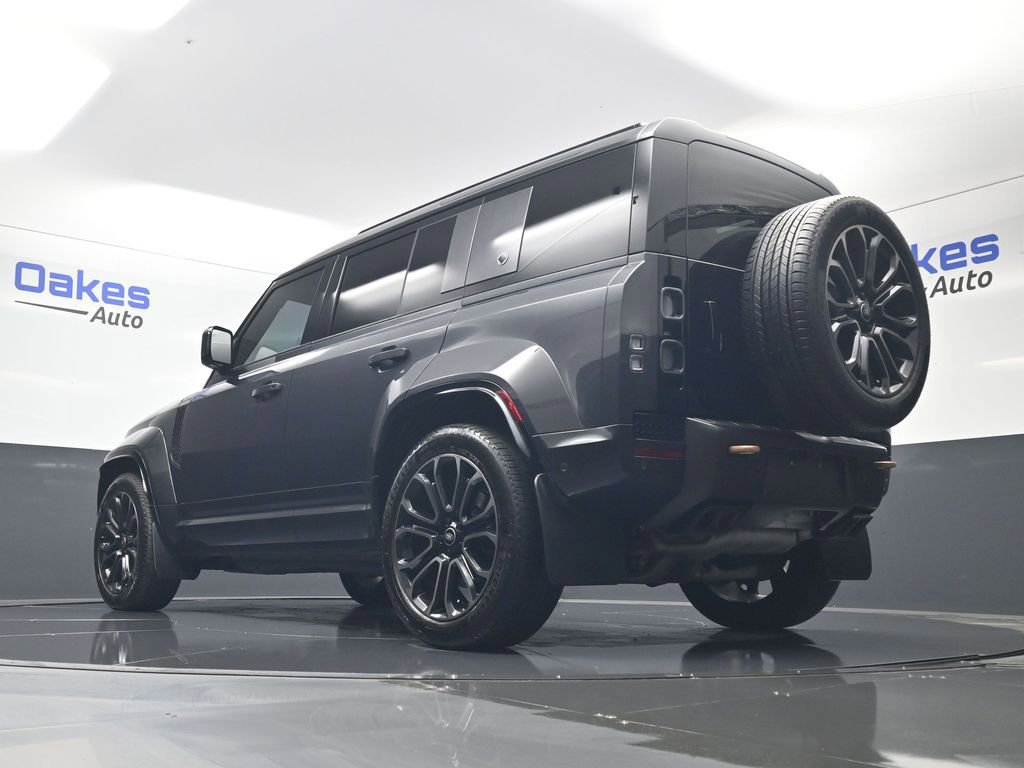 Used 2025 Land Rover Defender 110 AWD/4WD image 43