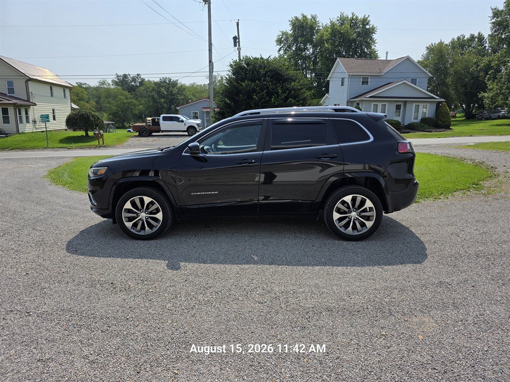 Used 2019 Jeep Cherokee Overland w/ Technology Group AWD/4WD image 8