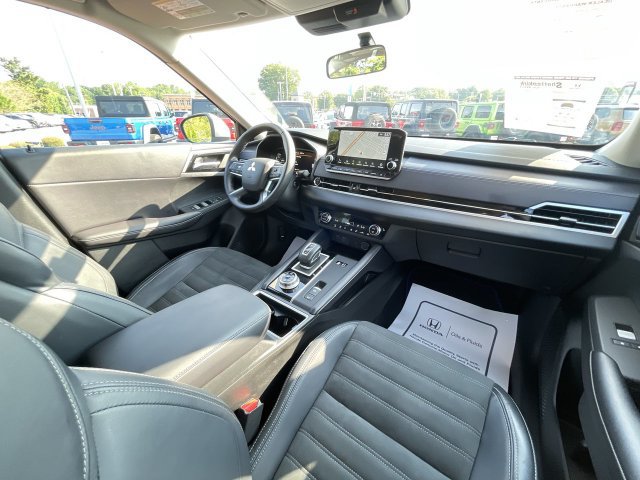 Used 2025 Mitsubishi Outlander SE AWD/4WD image 35