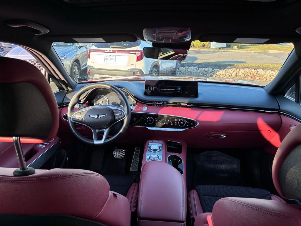 Used 2025 Genesis GV70 3.5T Sport image 17