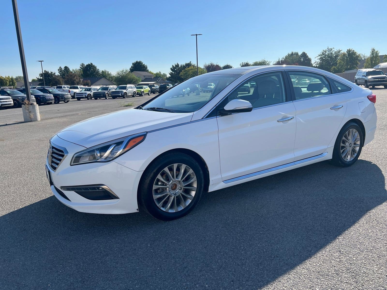 Used 2015 Hyundai Sonata Limited w/ Option Group 06 FWD image 7