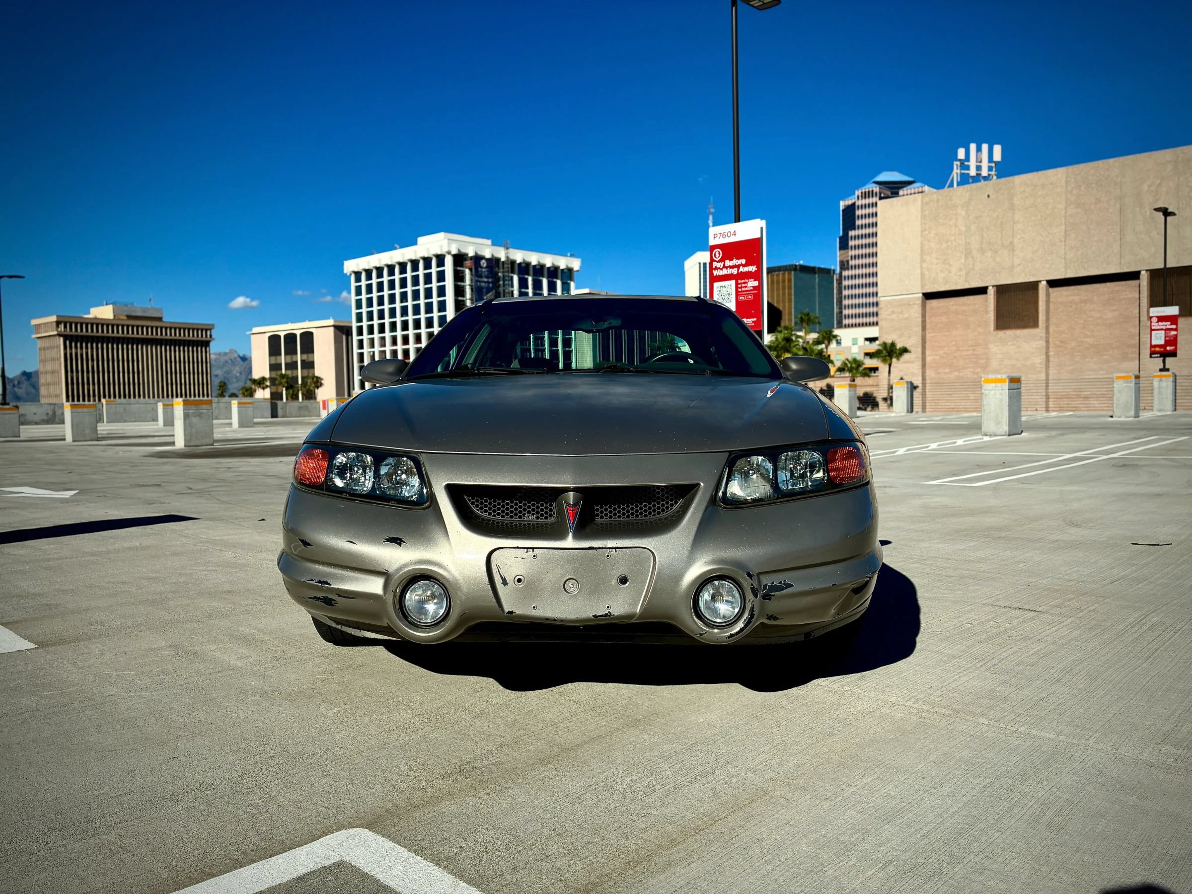 Used 2003 Pontiac Bonneville SLE FWD image 1